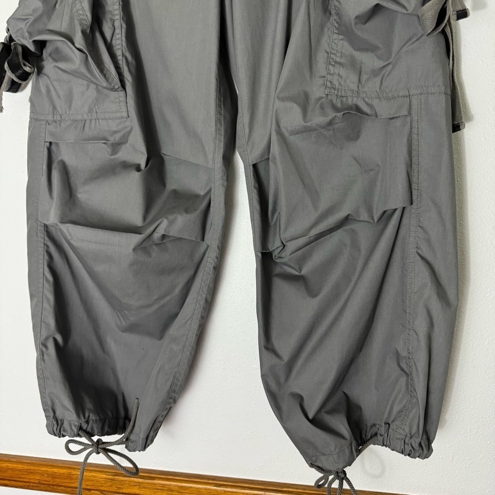 Vintage U.F.O gray parachute pants with bungies size XS - Picture 14 of 16
